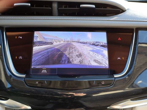 Used 2025 Cadillac XT6 Premium Luxury image 21