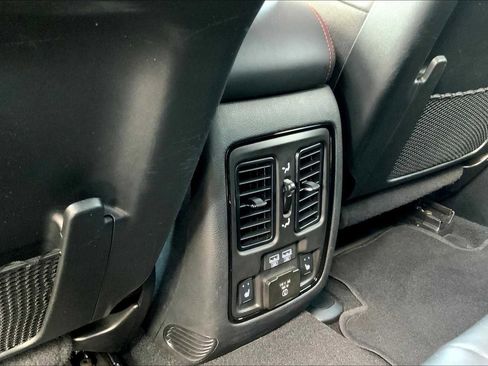 Used 2024 Dodge Durango GT image 35