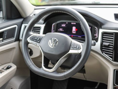 Used 2022 Volkswagen Atlas SE w/ Black Wheel Package image 16