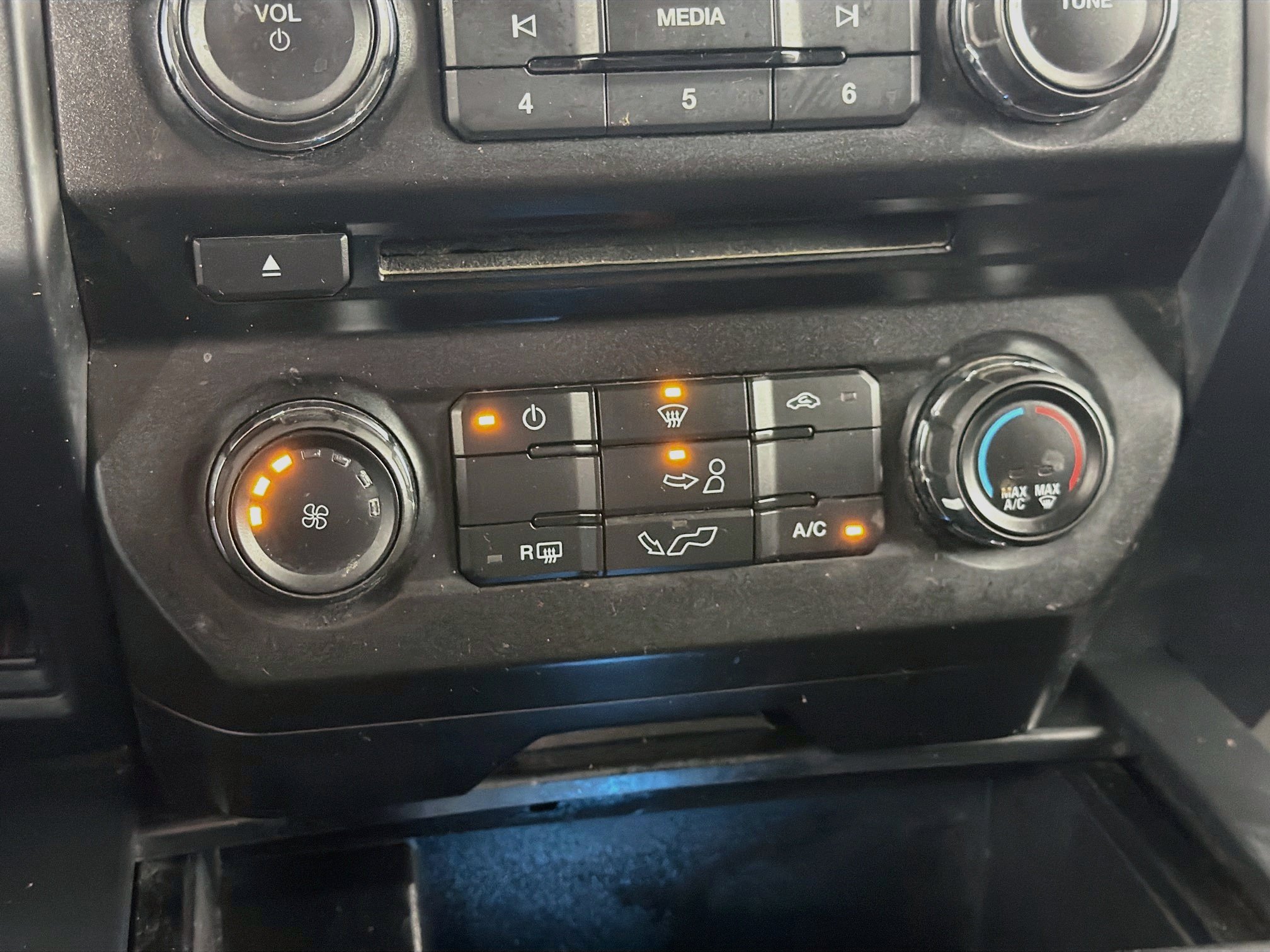 Used 2018 Ford F150 XL w/ Equipment Group 101A Mid AWD/4WD image 22