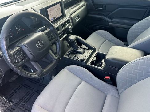 Used 2024 Toyota Tacoma SR5 AWD/4WD image 10