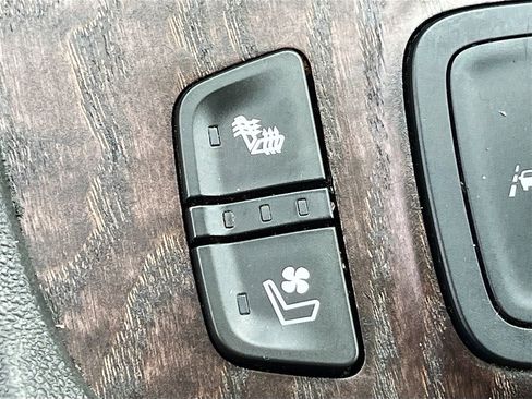 Used 2022 GMC Acadia Denali w/ Denali Ultimate Package image 21