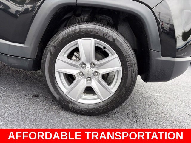 Used 2022 Jeep Compass Latitude FWD image 10
