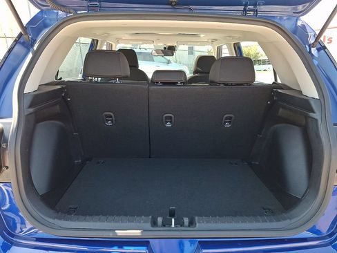 Used 2025 Hyundai Venue SEL FWD image 30
