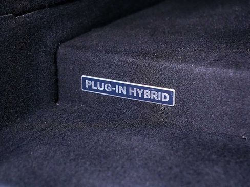 Used 2016 Mercedes-Benz C 350e Sedan image 26