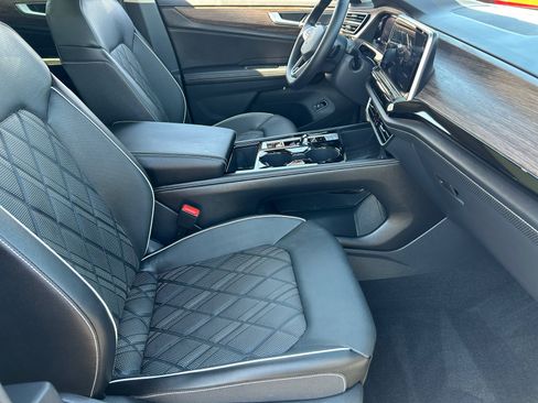 Used 2025 Volkswagen Atlas SEL Premium R-Line AWD/4WD image 19