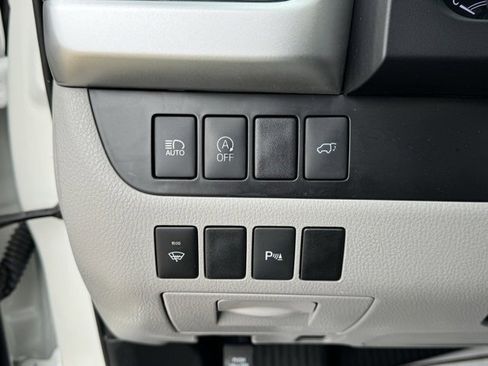 Used 2019 Toyota Highlander Limited image 22