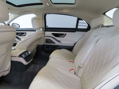 Used 2022 Mercedes-Benz S 500 4MATIC image 16