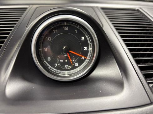 Used 2018 Porsche Macan Turbo image 8