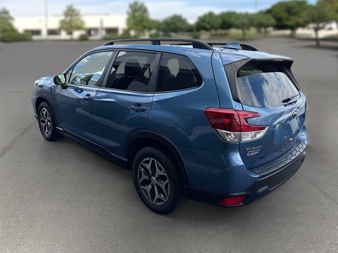 Used 2019 Subaru Forester Premium image 6