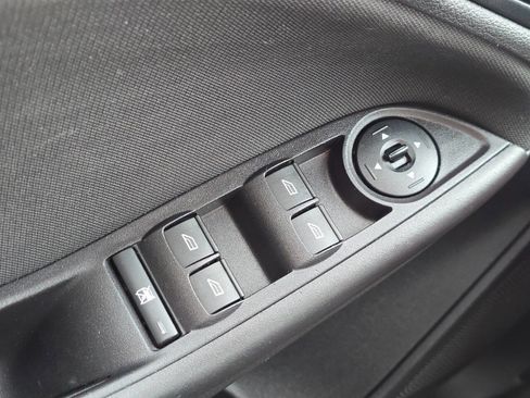 Used 2018 Ford Focus SE image 26