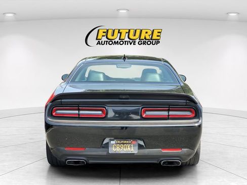 Used 2021 Dodge Challenger R/T Scat Pack RWD image 5