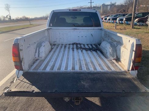 Used 2003 GMC Sierra 1500 SLE w/ Off-Road Package AWD/4WD image 10
