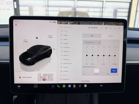 Used 2024 Tesla Model Y Performance AWD/4WD image 16