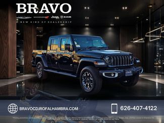 New 2026 Jeep Gladiator Sahara AWD/4WD video 1