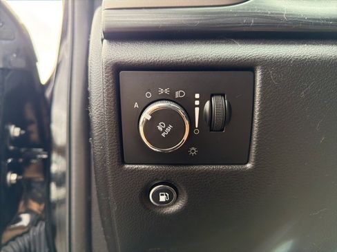 Used 2020 Jeep Grand Cherokee Altitude image 22