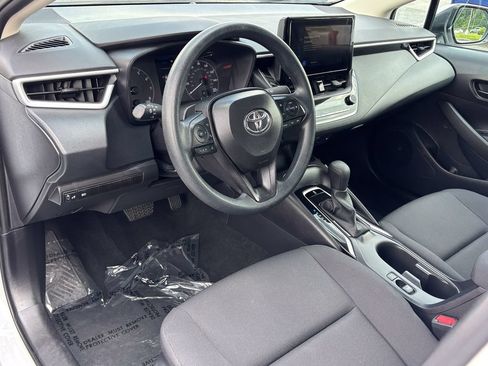 Used 2025 Toyota Corolla LE FWD image 16