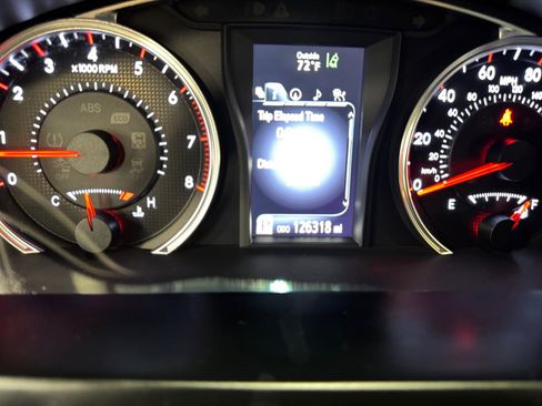 Used 2015 Toyota Camry XSE w/ Moonroof Package FWD image 11