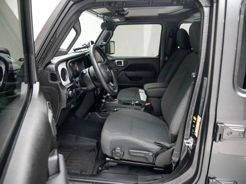 Used 2025 Jeep Gladiator Sport AWD/4WD image 15