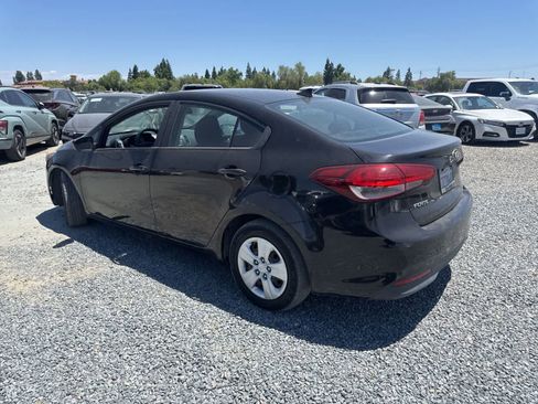 Used 2017 Kia Forte LX FWD image 5