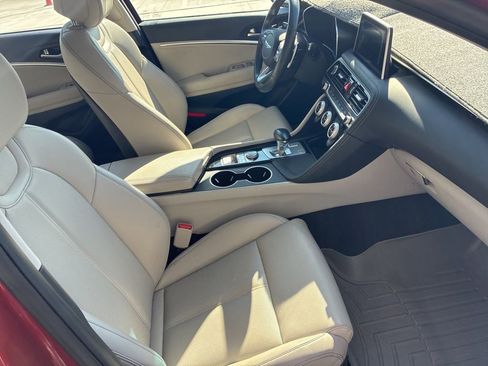 Used 2020 Genesis G70 2.0T AWD/4WD image 10