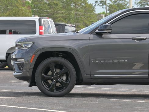 Used 2023 Jeep Grand Cherokee Summit w/ Adv Protech Group IV image 5