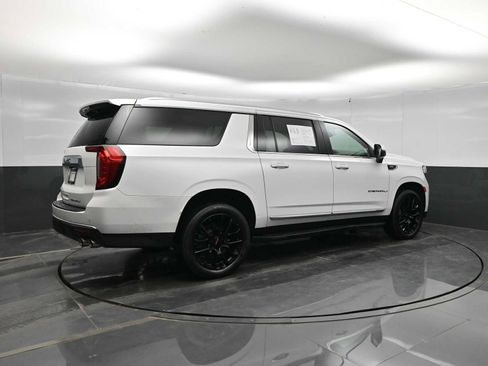Used 2022 GMC Yukon XL Denali AWD/4WD image 8