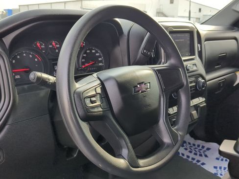 Used 2025 Chevrolet Silverado 2500 Custom w/ Custom Value Package image 16