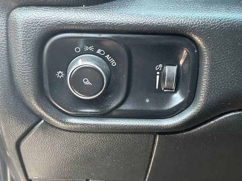 Used 2021 RAM 3500 Tradesman w/ Chrome Appearance Group image 26