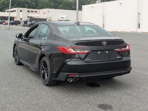 Used 2025 Toyota Camry SE FWD image 6