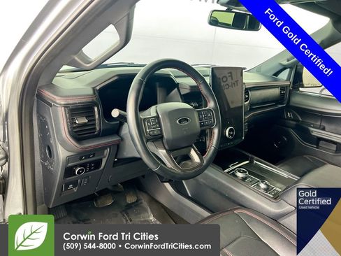 Used 2023 Ford Expedition Max Limited image 3