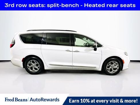 Used 2023 Chrysler Pacifica Limited FWD image 8