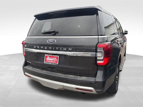 Used 2024 Ford Expedition Limited image 16