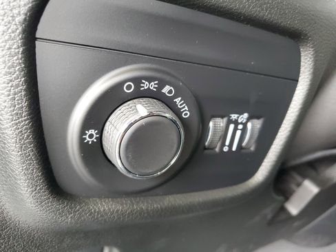 Certified 2023 Jeep Grand Cherokee Altitude RWD image 21