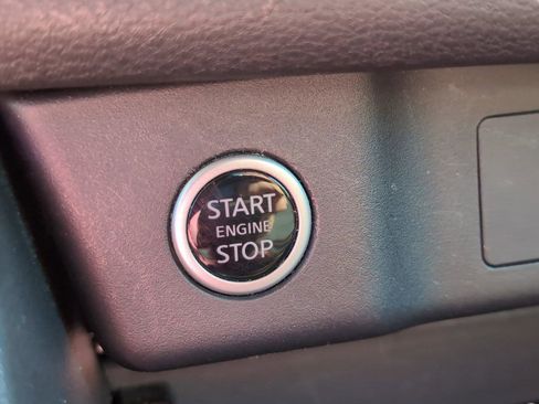 Used 2023 Nissan Rogue S FWD image 36