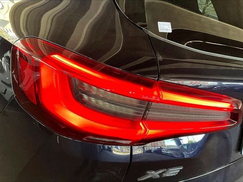 Used 2022 BMW X5 sDrive40i w/ M Sport Package image 29