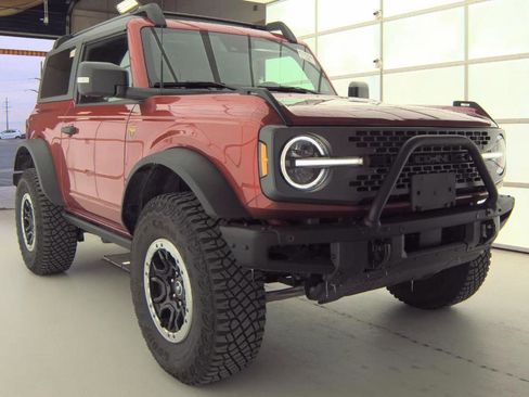 Used 2024 Ford Bronco Badlands w/ Sasquatch Package image 3