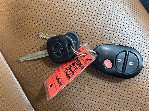 Used 2014 Toyota Tundra 1794 Edition image 32