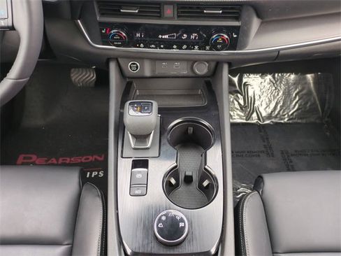 Used 2023 Nissan Rogue SV w/ SV Premium B Package image 19