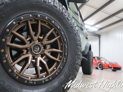 Used 2024 Ford Bronco Badlands AWD/4WD image 3
