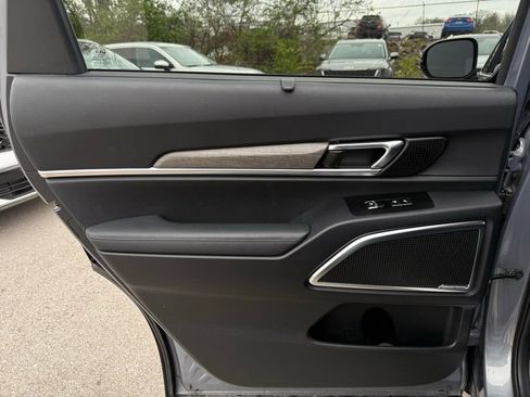 Certified 2022 Kia Telluride SX w/ SX Prestige Package image 8