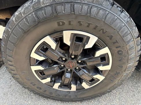 Used 2023 Nissan Frontier PRO-4X w/ Pro Convenience Package AWD/4WD image 12