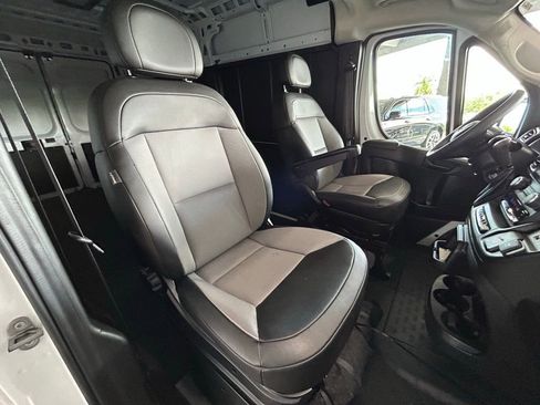 Used 2024 RAM ProMaster 2500 w/ Convenience Group FWD image 31