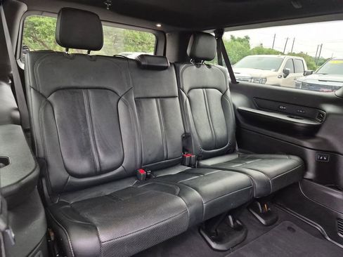 Used 2024 Jeep Wagoneer L Series II AWD/4WD image 37