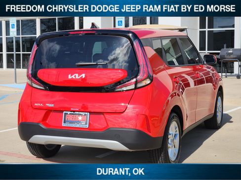 Used 2025 Kia Soul LX w/ LX Technology Package image 4