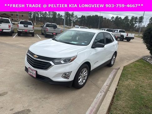 Used 2021 Chevrolet Equinox LS w/ LS Convenience Package image 3