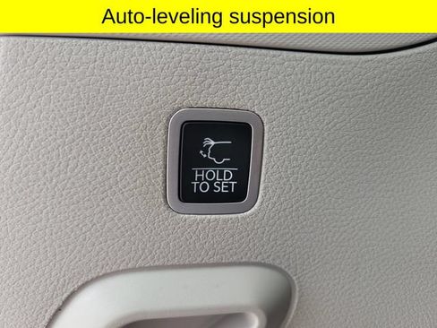 Certified 2022 Jeep Wagoneer Series III w/ Flexible Seating Group AWD/4WD image 29