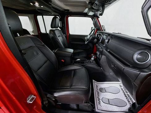 Used 2019 Jeep Wrangler Unlimited Sahara w/ Uconnect 4C Nav & Sound Group AWD/4WD image 28