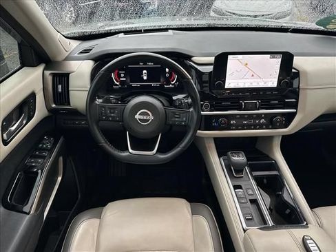 Used 2022 Nissan Pathfinder Platinum w/ Cargo Package FWD image 15
