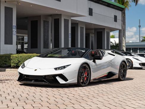 Used 2018 Lamborghini Huracan Performante image 36